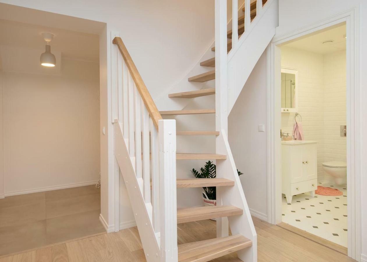 Modern Quiet 2 Bedroom Near Center