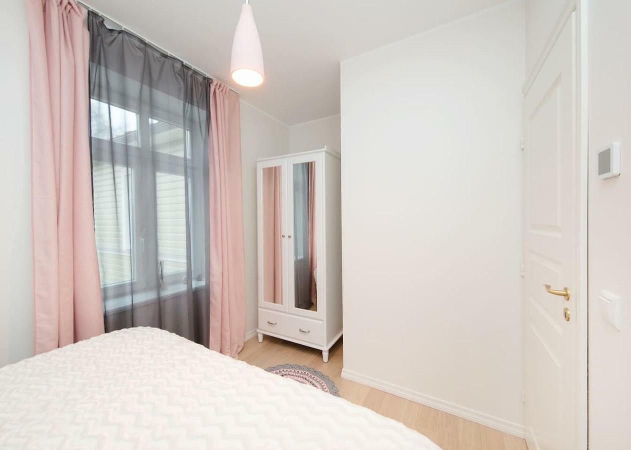 Modern Quiet 2 Bedroom Near Center