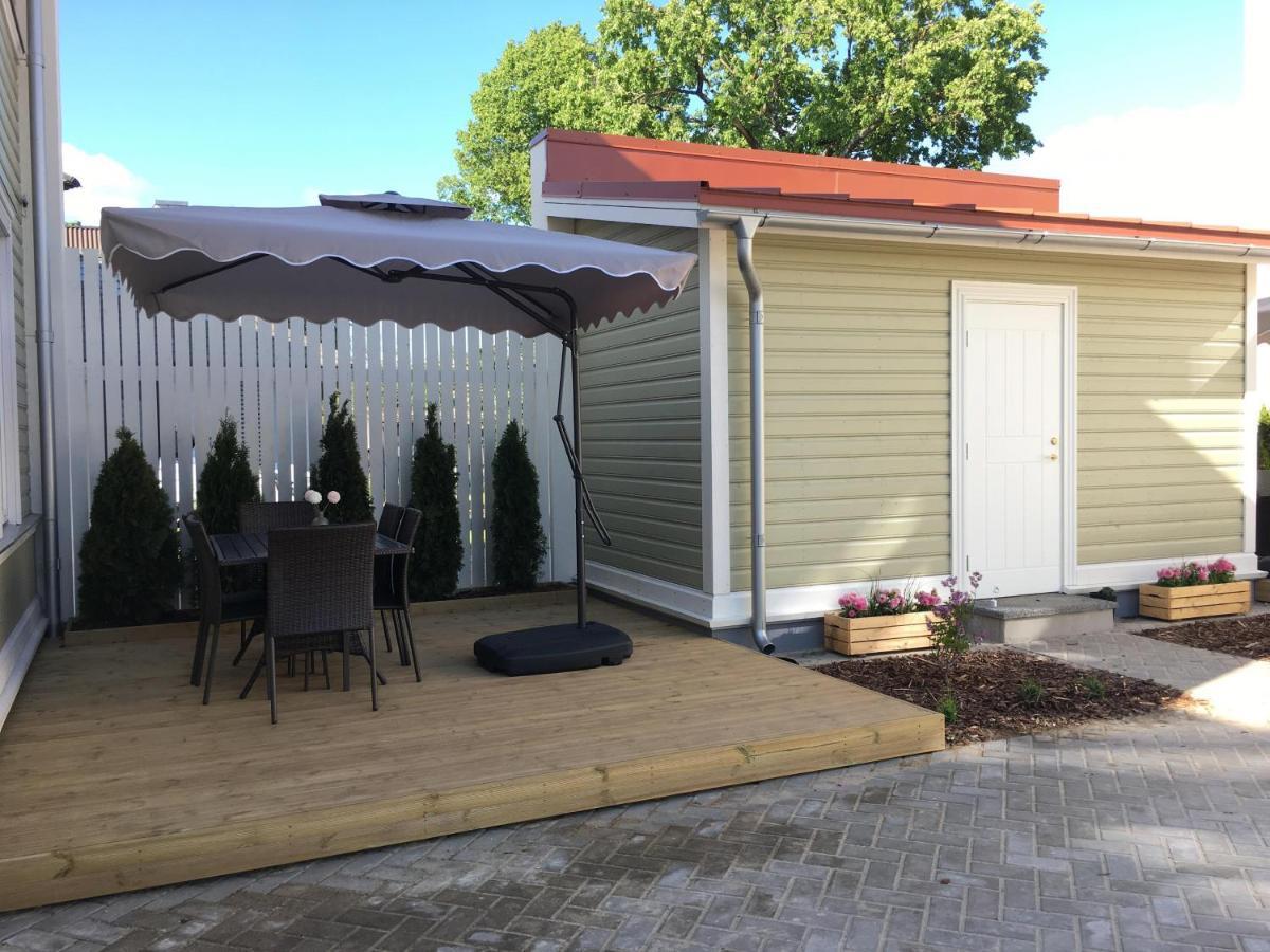 Modern Quiet 2 Bedroom Near Center *